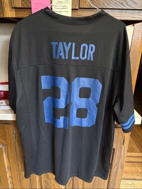 Sold!! NFL Team Apparel Indianapolis Colts Jonathan Taylor #28 Men’s Size XXL